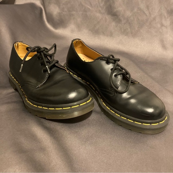 Dr. Martens - Picture 2 of 12